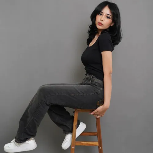 Hire Reema Bader, a fashion, lifestyle, and travel influencer with 2.2M TikTok followers and 1M Instagram follower