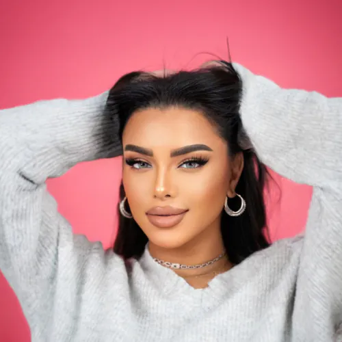 Hire Shahad Leo, a fashion, beauty, and lifestyle influencer with 1.2M TikTok followers
