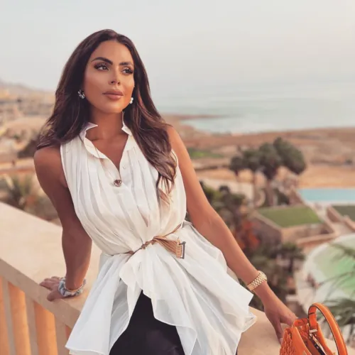 Hire Lulu Albedewi, a lifestyle, beauty, and fashion influencer with 171K Instagram followers