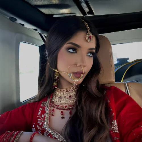 Hire Eman Boshrit, a Bahrain-based lifestyle and beauty influencer with 75.9K Instagram followers and 3.16M TikTok followers.